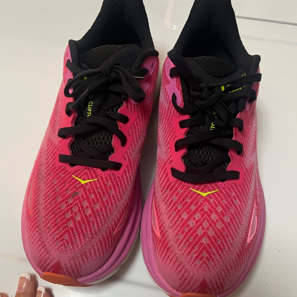 Hoka Clifton 9’s